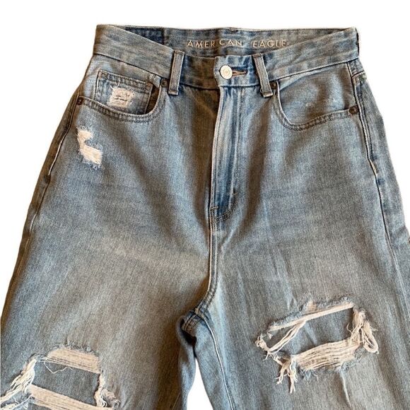 America Eagle jeans curvy mom light wash, distressed, size 0 - Picture 5 of 11